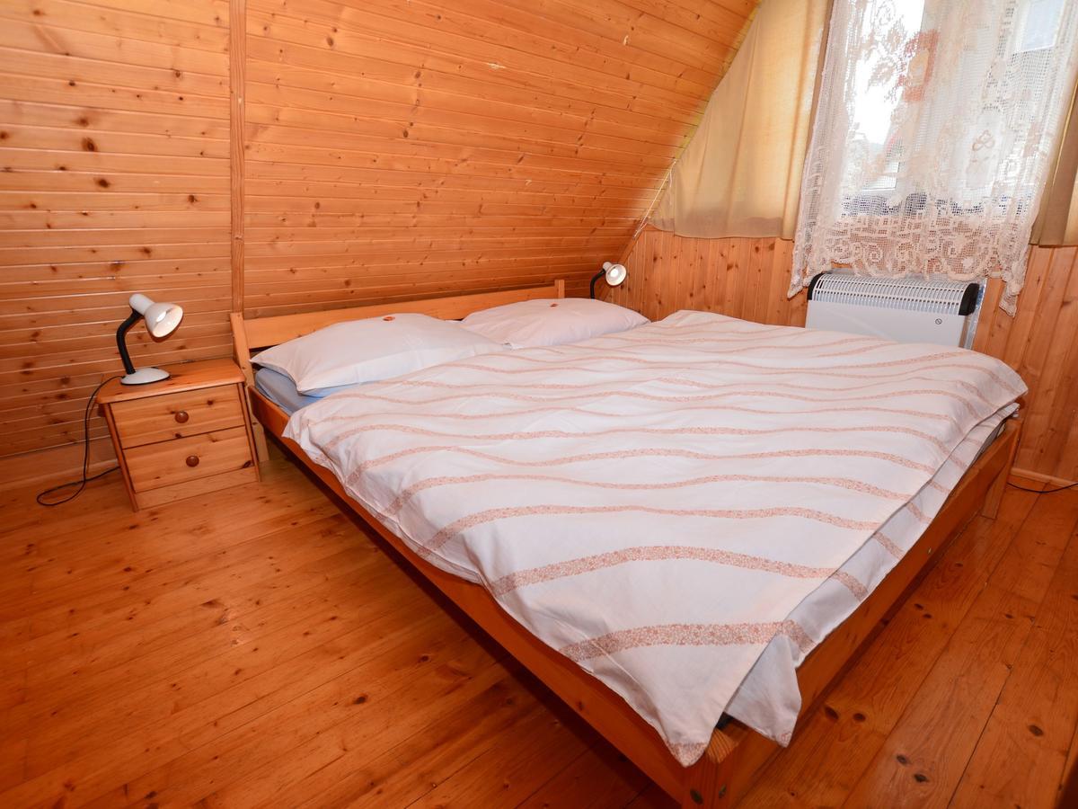 Nice Holiday Home In The Ore Mountains Only 500M From The Chairlift Loučná pod Klínovcem Bagian luar foto