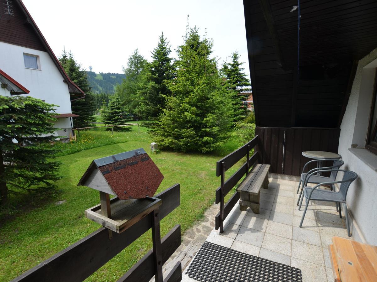 Nice Holiday Home In The Ore Mountains Only 500M From The Chairlift Loučná pod Klínovcem Bagian luar foto